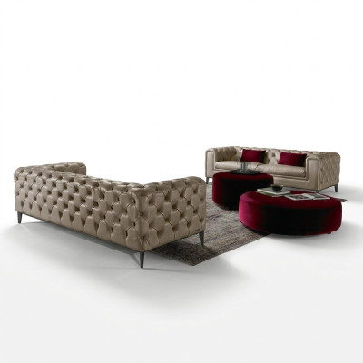 Luxueux ensemble de canapés 3+3 places en beige de style chesterfield.