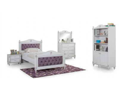 Conception de la chambre de jeunesse ensemble lit tables de chevet commode complète 4 pièces.