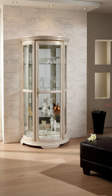 Vitrine classique pour la vitrine en verre, armoire en bois, salle de séjour de luxe, sideboard marron neuf.