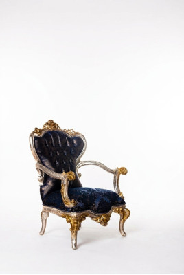 Fauteuil de luxe classique trône chaise baroque velours bleu or