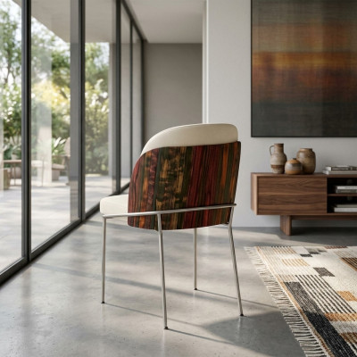 Chaise de salle à manger originale avec couleur blanche sur des jambes en acier inoxydable pour votre salle à manger.