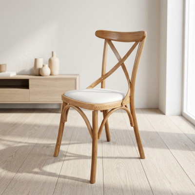 Une chaise en bois avec un siège doux et un dossier rond pour votre salle à manger