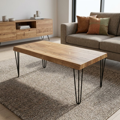 Table basse en bois sur des pieds originaux noirs pour votre salon original