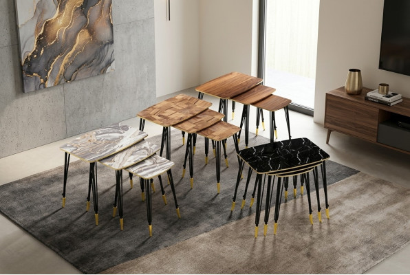 3 tables basses de luxe sur des pieds noirs en acier inoxydable pour votre salon