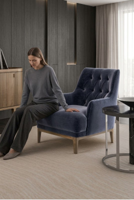 Bleu, le fauteuil Chesterfield exclusif, salle de séjour, un siège en bois.