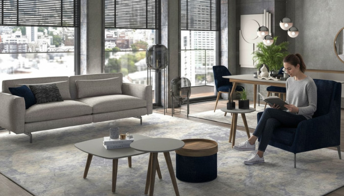 Mobilier de salon gris-noir, fauteuil trois places, ensemble luxueux moderne.