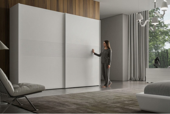 Portes coulissantes de garde-robe blanche Mobilier de chambre en bois véritable de luxe