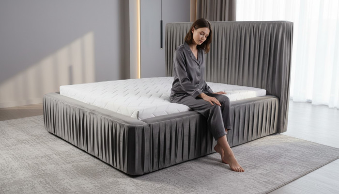 Chambre double grise en bois, design de meubles élégants en tissu classique - nouveau