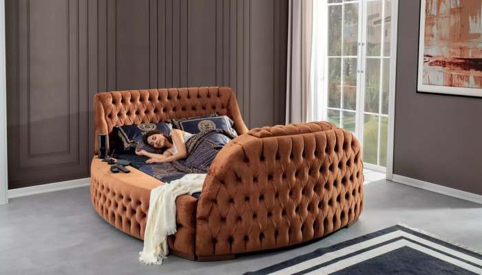 Lit Chesterfield Design Rembourré de Luxe Lit Hôtel Brun avec Télévision