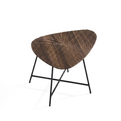 Table basse luxueuse pour le salon avec plateau sculpté.