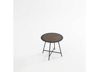 Table basse de style contemporain avec un plateau en imitation de bois naturel