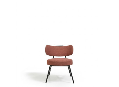 Chaise de salle à manger brune moderne et luxueuse au design italien.