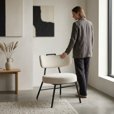 Chaise design luxueuse en bois avec rembourrage doux pour salle à manger