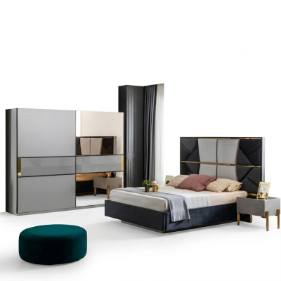 Parfait ensemble de meubles de chambre en tons gris avec incrustations d'or