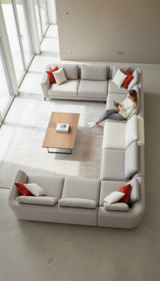 Canapé d'angle en U de luxe pour salon beige, canapé rembourré de style moderne.