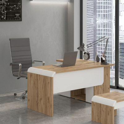 Coin de bureau brun. Mobilier de bureau. Bureau design. Bureau de directeur.