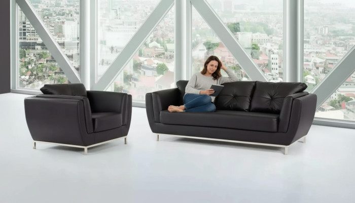 Ensemble de canapé de luxe 3+1 avec fauteuil trois places, fauteuil simple en suite moderne.