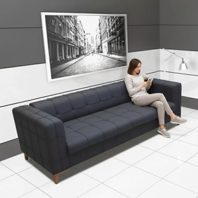 Mobilier de salon moderne de luxe à trois places, canapé élégant.