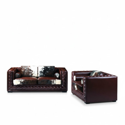 Canapé Chesterfield rouge foncé ensemble 3+2 places en 2 pièces. Ensemble en cuir avec peau de poney