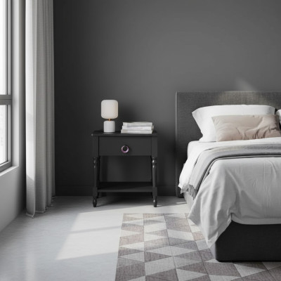 Table de chevet moderne en bois gris dans la chambre à coucher, conceptions de consoles de nuit.