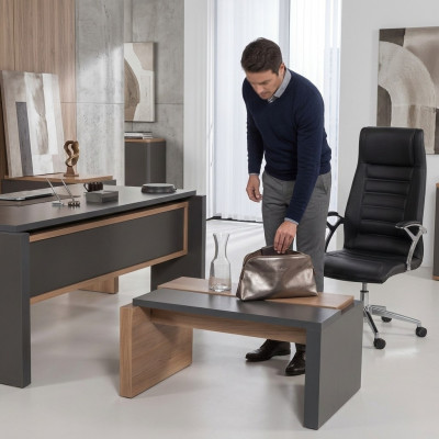 Table basse de luxe moderne. Table de rangement de bureau marron. Meubles en bois design.