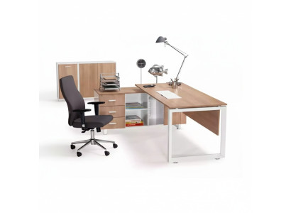 Table d'angle en bois brun mobilier de bureau moderne exclusif dans la salle d'étude