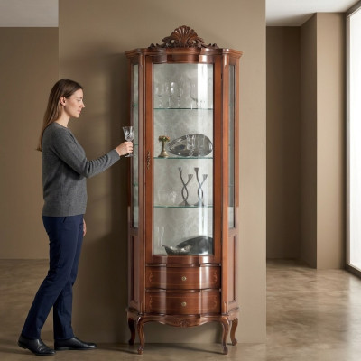 Vitrine de présentation de haute qualité luxueuse en bois marron de style mobilier classique.