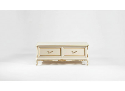 Table basse de luxe blanche pour salon de style classique en bois de qualité supérieure.