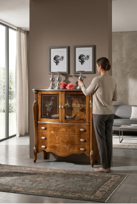 Armoire marron en bois exclusive avec tiroirs nouvelle dans le salon