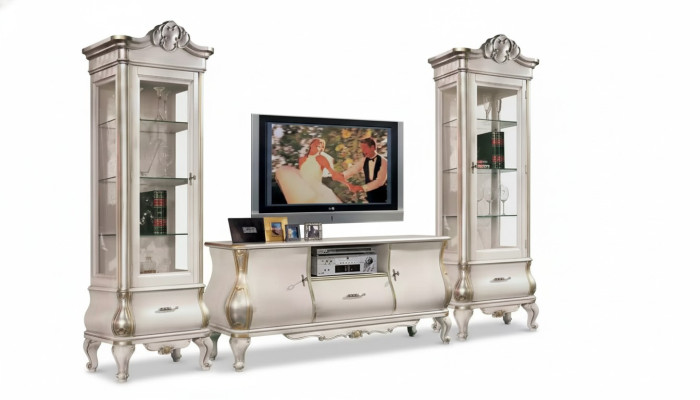 Ensemble de meuble TV murale blanc classique avec 2 armoires vitrines et une garde-robe en 3 pièces.