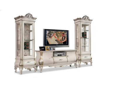 Ensemble de meuble TV murale blanc classique avec 2 armoires vitrines et une garde-robe en 3 pièces.