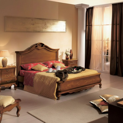 Lit double en bois dans un style classique Luxueux design de chambre à coucher.
