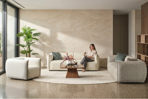 Ensemble de canapé trois places, fauteuil, canapé en tissu beige, canapé en tissu quatre places 4+3+1.