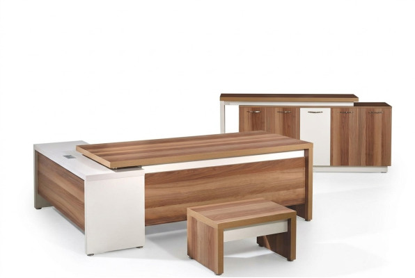 Bureau d'angle complet et jeu de 3 pièces de bureau en bois brun.
