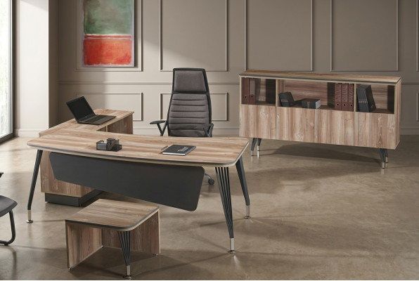 Mobilier de salle d'étude. Bureau complet de bureau d'angle. Table de bureau. Ensemble en bois marron de 3 pièces.