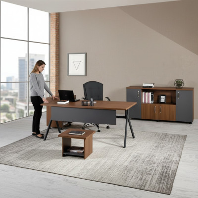 Mobilier de salle d'étude. Coin bureau complet avec table de bureau. Ensemble de 3 pièces en bois gris.