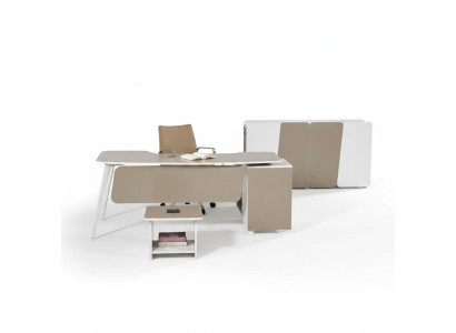 Möbel aus Spanplatte Buche in romping sandeiche. Maße BxTxH ca. 149 x 94 x 75  cm. Schreibtisch, 1 Schubkastenelement und 1 Rollcontainer.