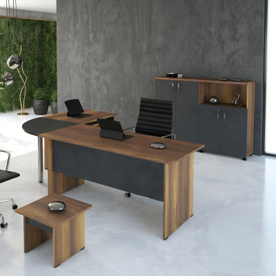Ensemble de meubles de bureau classiques, bureau d'angle en 3 pièces. Bureau complet en bois gris pour le bureau.