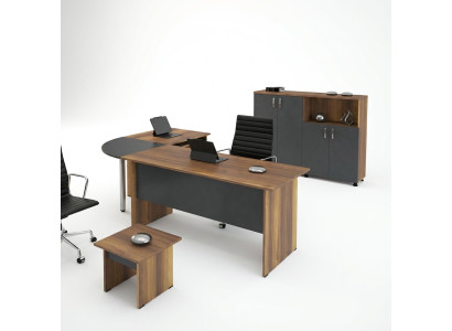 Ensemble de meubles de bureau classiques, bureau d'angle en 3 pièces. Bureau complet en bois gris pour le bureau.