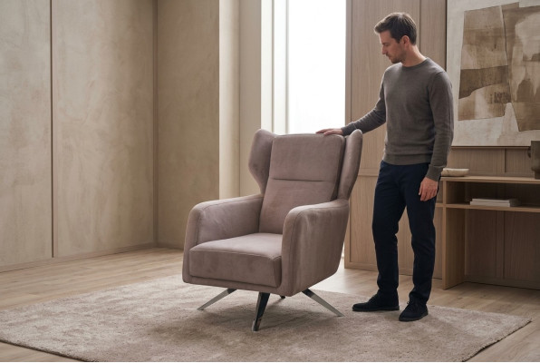 Fauteuil de luxe une place en tissu beige pour le salon, design.