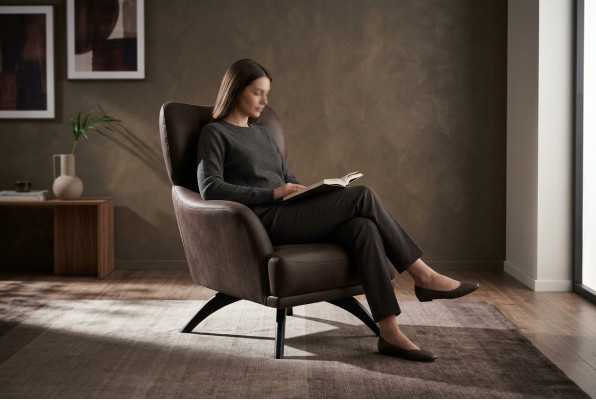 Fauteuil à oreilles un place, fauteuil de cocktail en tissu marron, place moderne