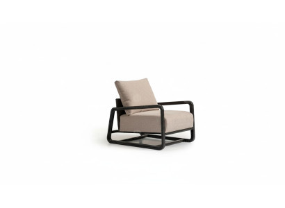 Fauteuil de télévision individuel en bois beige pour le salon.