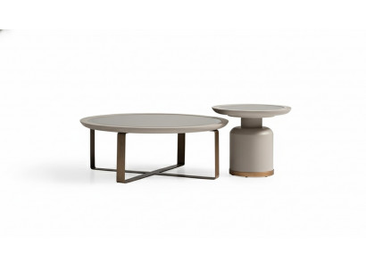 Table basse en métal beige pour un salon complet