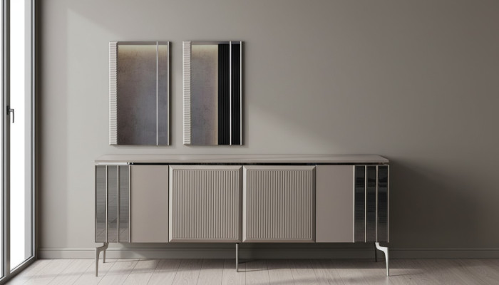 Suite avec commode miroir, buffet, commode grise et commode en bois