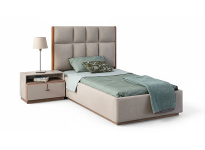 Chambre d'enfant beige avec lit simple design en bois et ensemble de 2 tables de chevet.