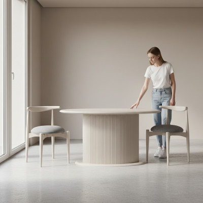 Ensemble de salle à manger complet. Table à manger et chaises 5 pièces en beige. Luxe moderne.