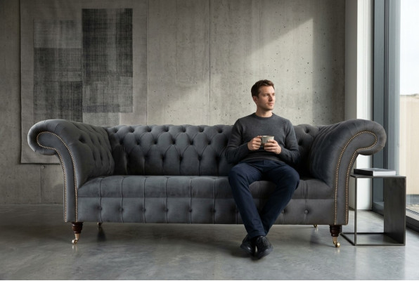 Canapé Chesterfield en velours à trois places pour meubles de bureau, 230 cm gris.