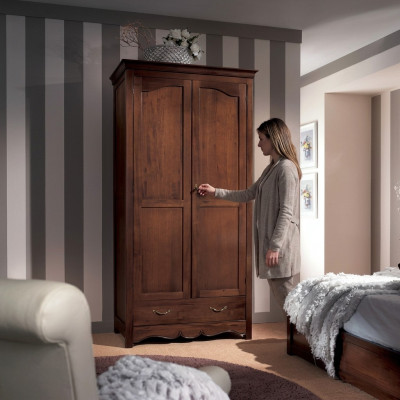 Armoire de luxe en bois, conception de meubles d'armoires de luxe pour une nouvelle chambre.