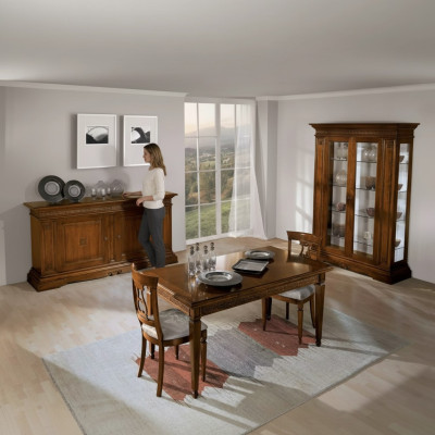 Suite de 7 pièces. Salle à manger Table à manger 4x Chaises Vitrine Meubles en bois de luxe