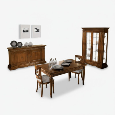 Suite de 7 pièces. Salle à manger Table à manger 4x Chaises Vitrine Meubles en bois de luxe